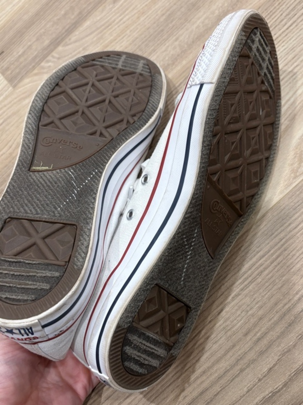 Converse White Canvas Low Top Sneakers with Navy Insole Logo men’s 10/women’s 12 - Picture 6 of 7